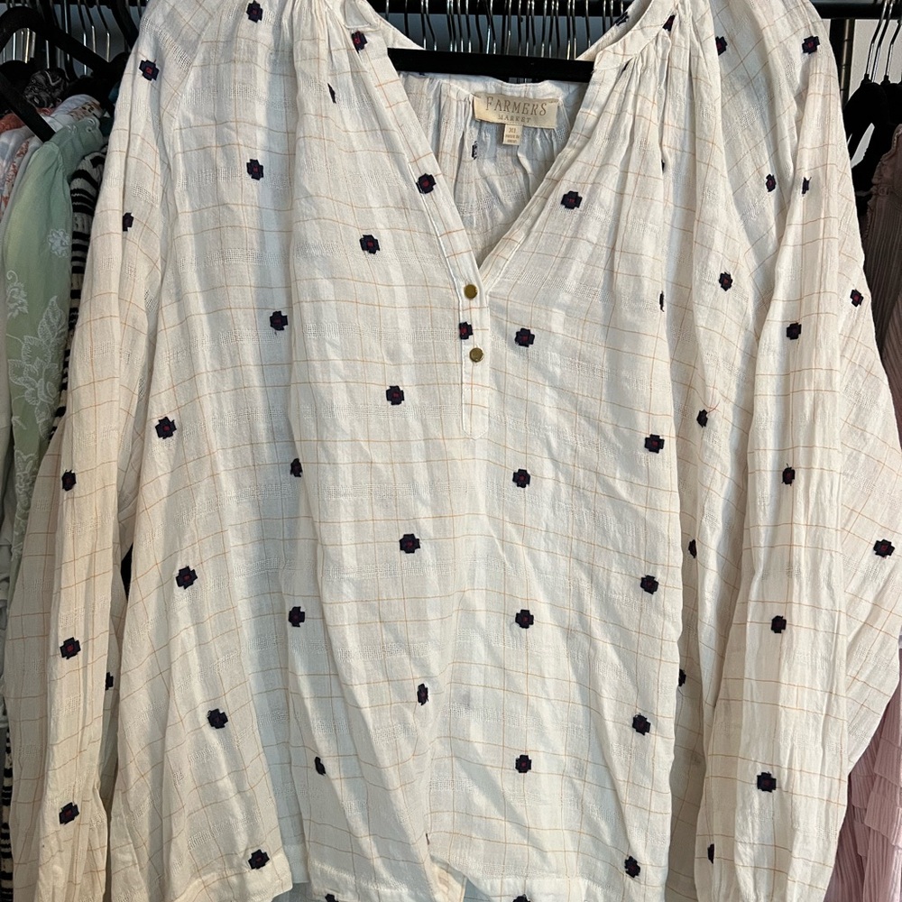 Farmers Market White and Black Women's Blouse - Picture 2 of 5